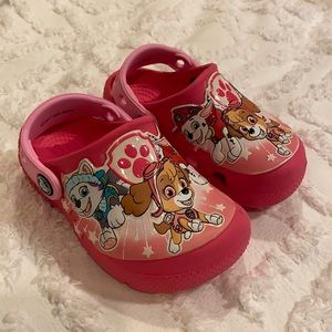 Adorable Paw Patrol size 8 girls crocs